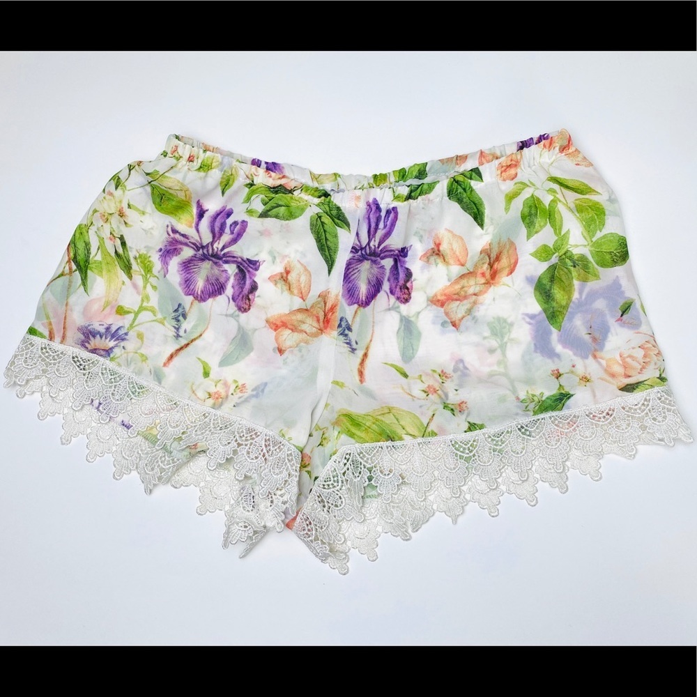 Show Me Your Mumu Floral Bri Lacey Shorts Sz M